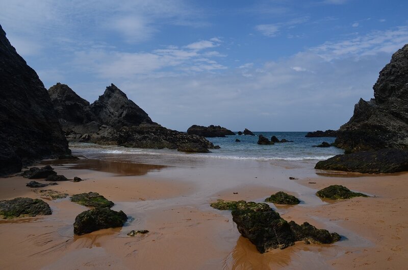 Strand an der Smaragdküste der Bretagne
