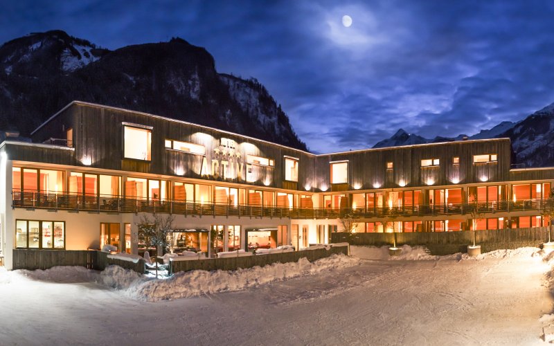 ACTIVE by Leitner`s StyleHotel & SPA Kaprun Außenansicht Winter