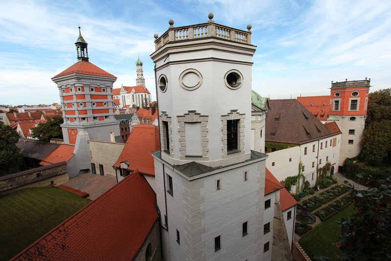 Augsburger Wassertürme am Roten Tor mit Blick auf St. Ulrich