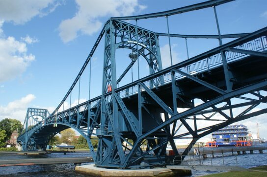 Kaiser-Wilhelm-Bruecke 09079 gk