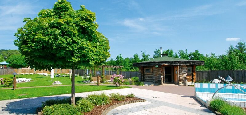 Saunalandschaft der Therme Driburg im Außenbereich
