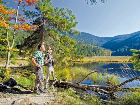 Naturpark Oberer Bayerischer Wald, Wanderer am Kleinen Arbersee©Stefan Gruber, Landratsamt Cham
