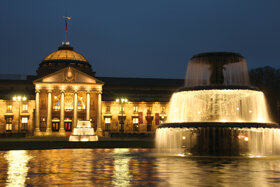 Kurhaus Nachtaufnahme Wiesbaden Marketing GmbH