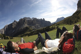 Wanderpause Grödnerjoch c Südtirol Marketing Alessandro Trovati