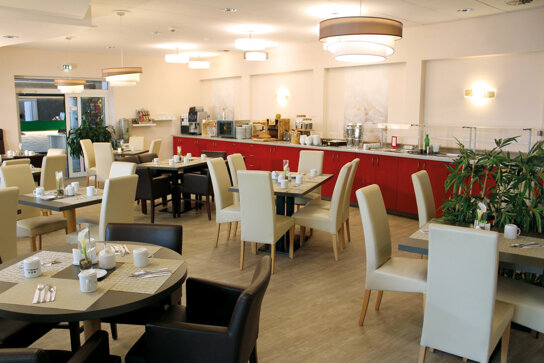 Frühstücksraum mit Buffet