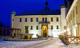 Chateau Zbiroh-aussen-Nacht