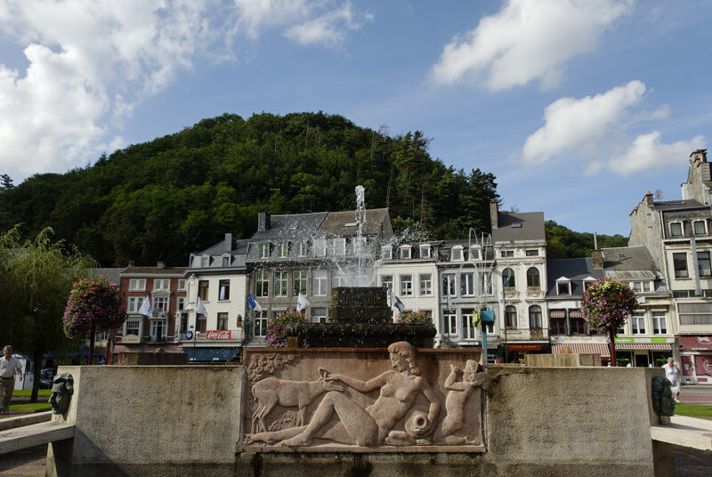 Casino und Brunnen in Spa