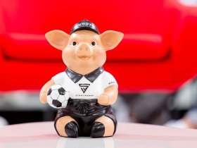 SPORT1 Der STAHLWERK Doppelpass Phrasenschwein