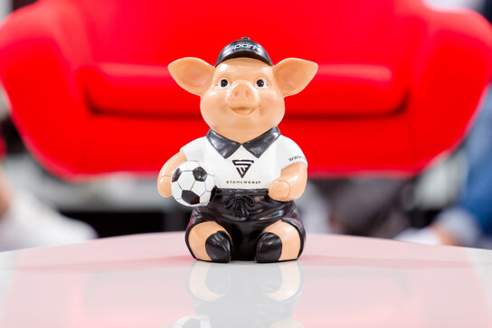 SPORT1 Der STAHLWERK Doppelpass Phrasenschwein