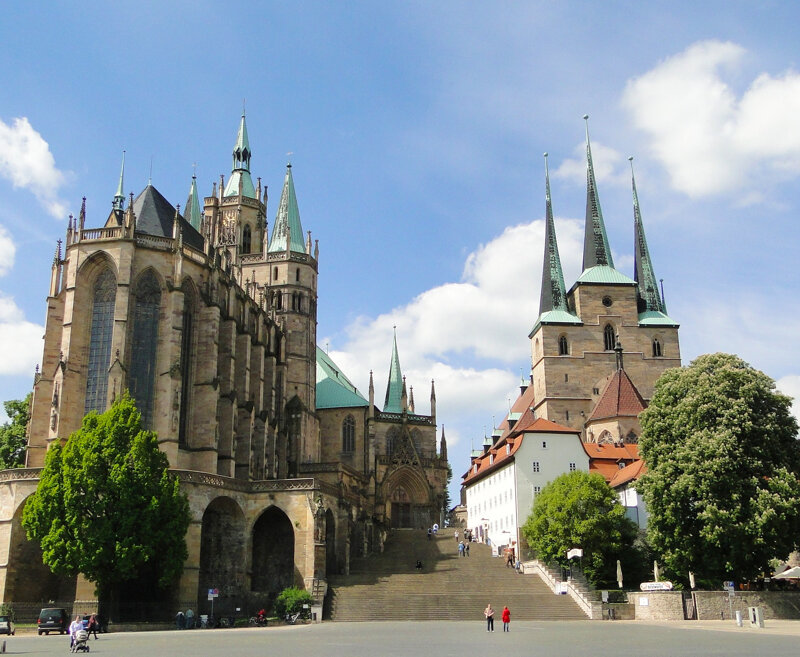 Domplatz mit Mariendom & Severikirche