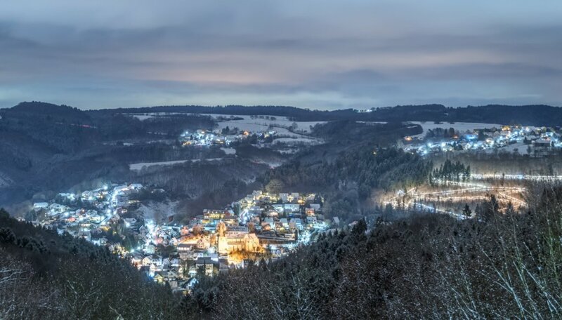 Waldbreitbach im Winter von oben