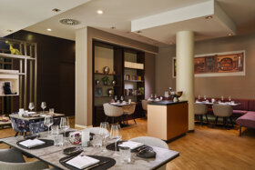 NH Collection Nurnberg City Restaurant dinner setup