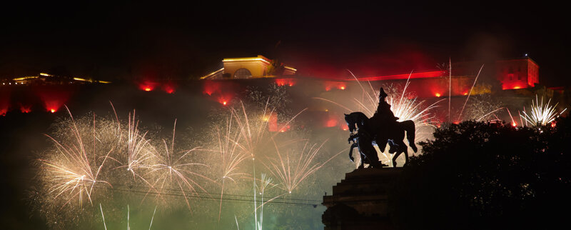 Rhein in Flammen – Feuerwerk und Schiffe auf dem Rhein