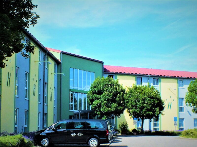 Highway Hotel Herbolzheim von außen