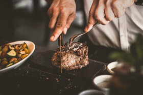 Abaccos Steakhouse 1 Steam anschneiden