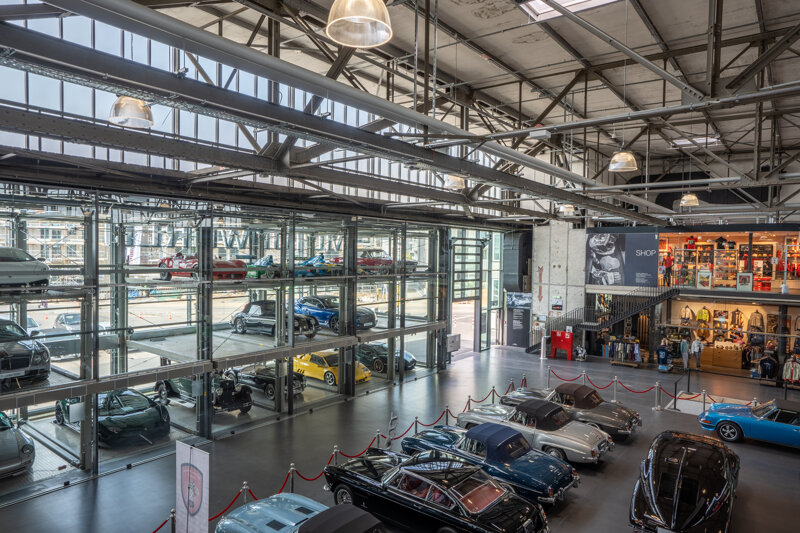 V8 Hotel Köln @ Motorworld Autos Lobby