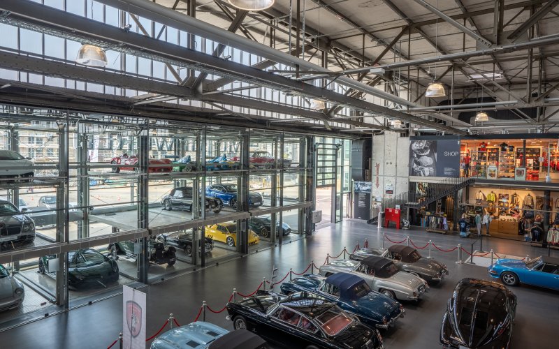 V8 Hotel Köln @ Motorworld Autos Lobby