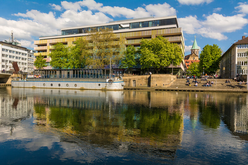 Neckarufer mit Schiff
