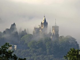 Schloss Drachenburg Nebel