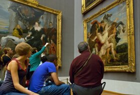 Besucher in der Alten Pinakothek © Luis Gervasi, München Tourismus