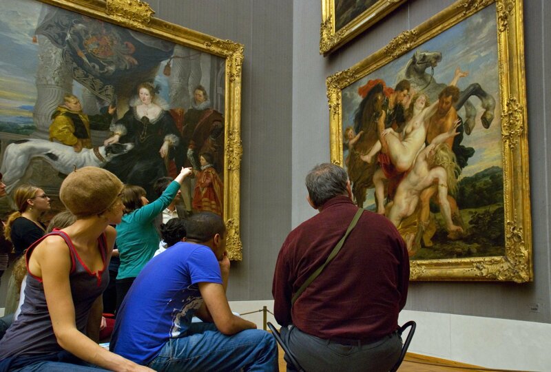 Besucher in der Alten Pinakothek