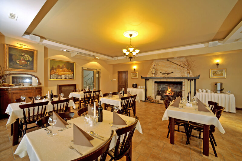 Frühstücjsraum mit Kamin