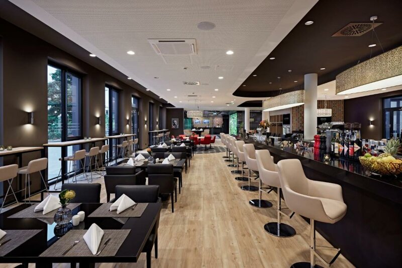 Restaurant 2