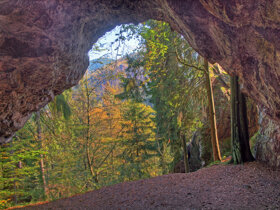 Lauchagrund Torstein mit Blick zum Aschenbergstein 25 09 2011 c Karl Steuding Bad Tabarz