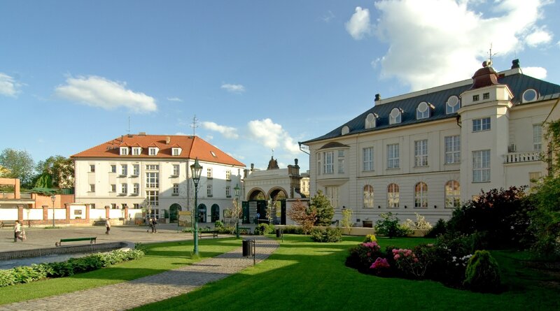 Pilsner Urquell Brauerei – historischer Innenhof des Brauereigeländes in Plzeň