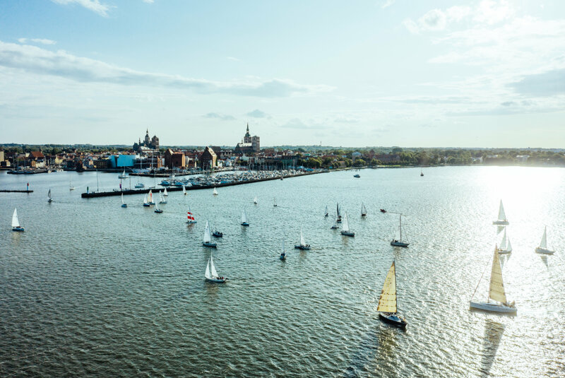Segelboot im Stralsunder Hafen