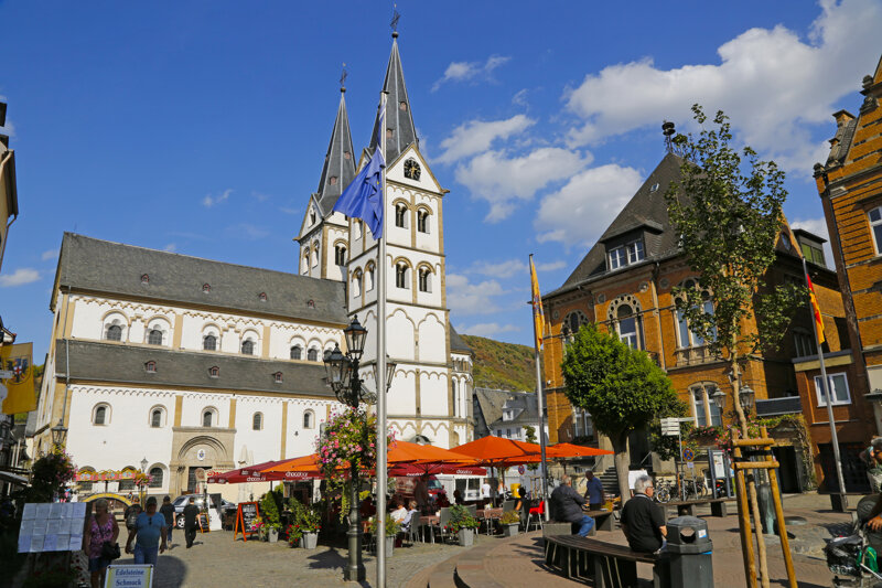 Marktplatz mit Kirche