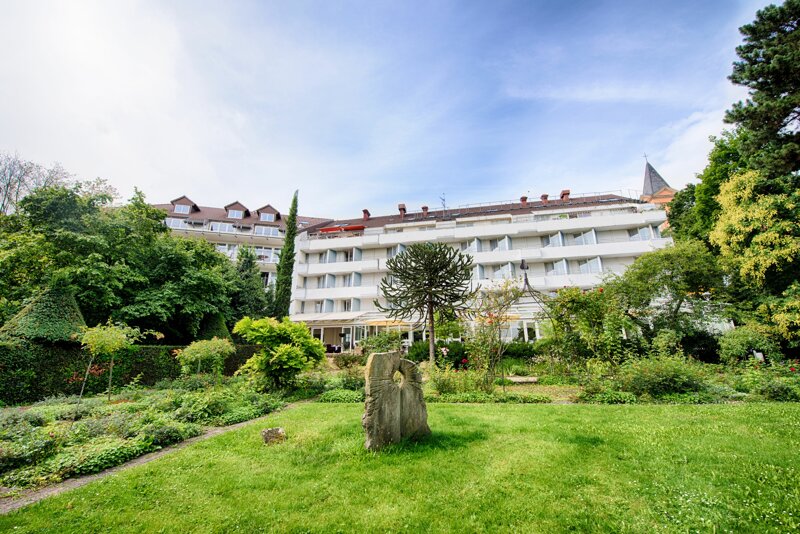 Außenansicht Rückseite mit Park