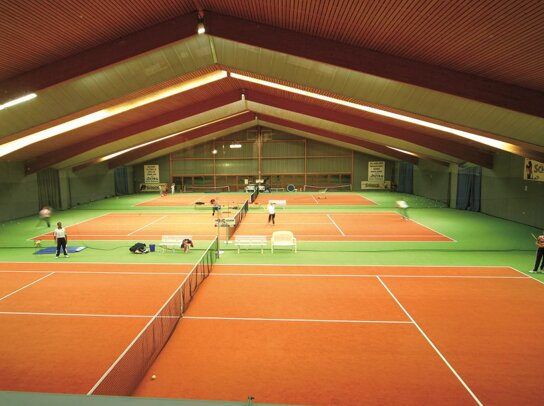 Indoor-Tennisplätze