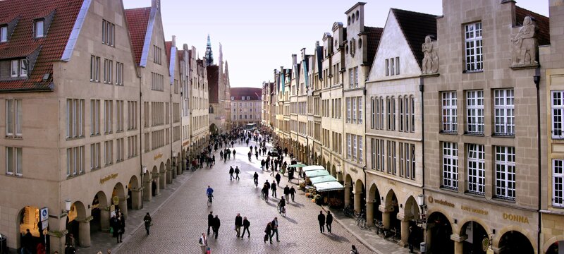 Prinzipalmarkt Münster – Straßenzeile mit Giebelhäusern und Arkaden