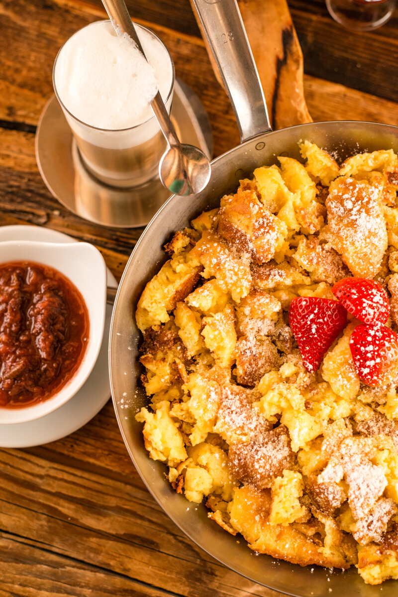 Kaiserschmarrn auf der Gasteiner Skihütte – gemütliche Hüttenpause beim Skiurlaub