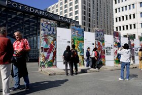 Mauerreste am Potsdamer Platz c visitBerlin Wolfgang Scholvien.