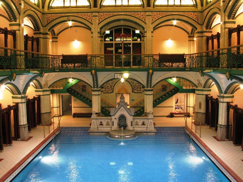 Pool im Johannisbad