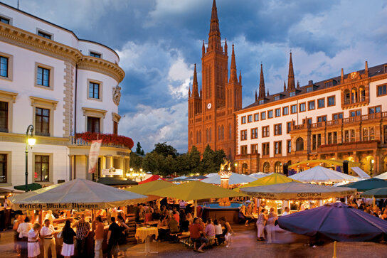 Rheingauer Weinwoche Wiesbaden Foto Stanislaw Chomicki
