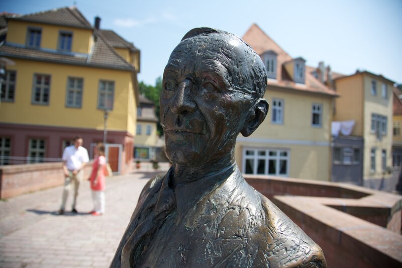 Hermann-Hesse-Statue