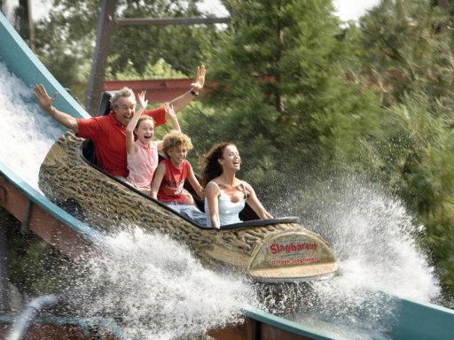 Kinder in der Achterbahn