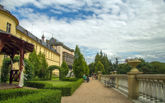 Parkanlage mit Treppen