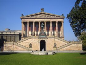Alte Nationalgalerie in der Sonne ohne c pixabay