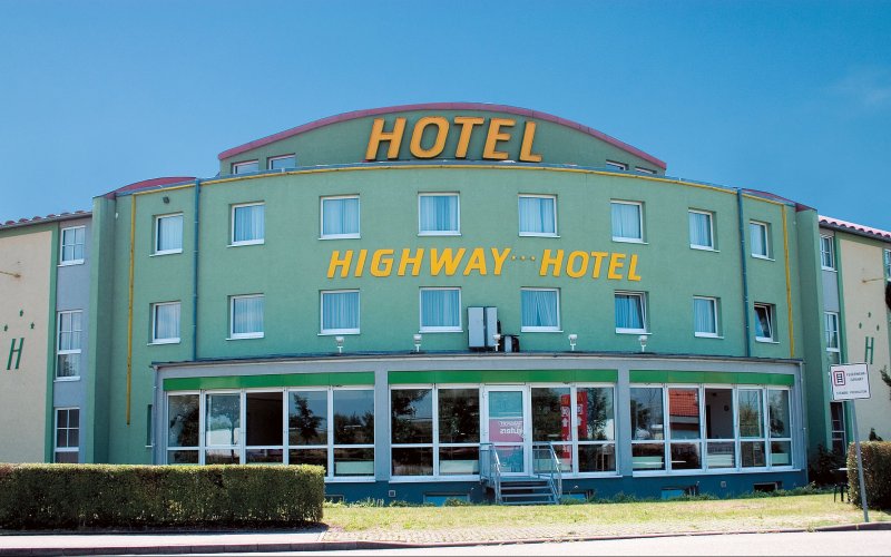 Highway Hotel Herbolzheim aussen Außenansicht