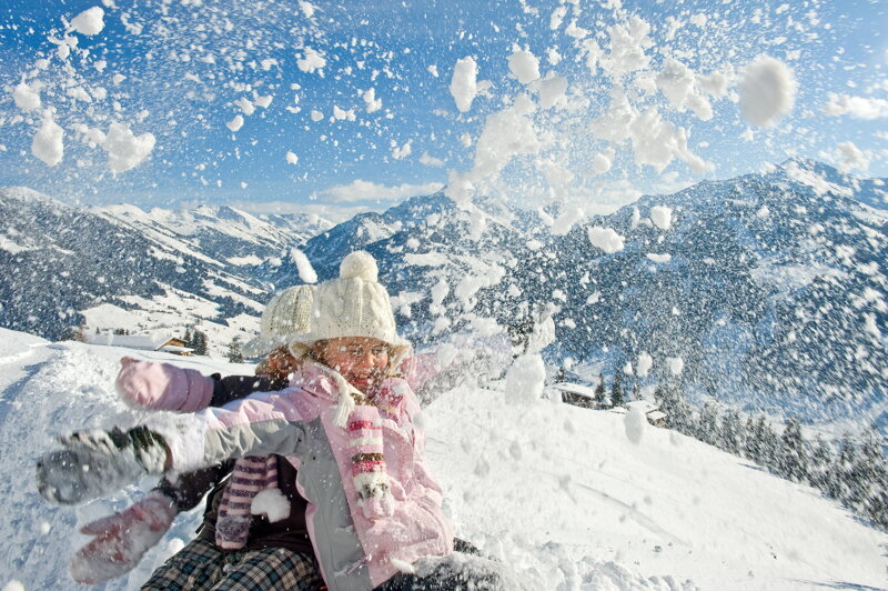 Schneemädchen in Alpbach