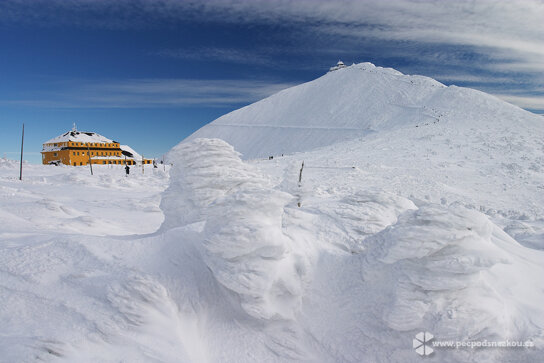 Schneekoppe-Haus-www.pecpodsnezkou.cz