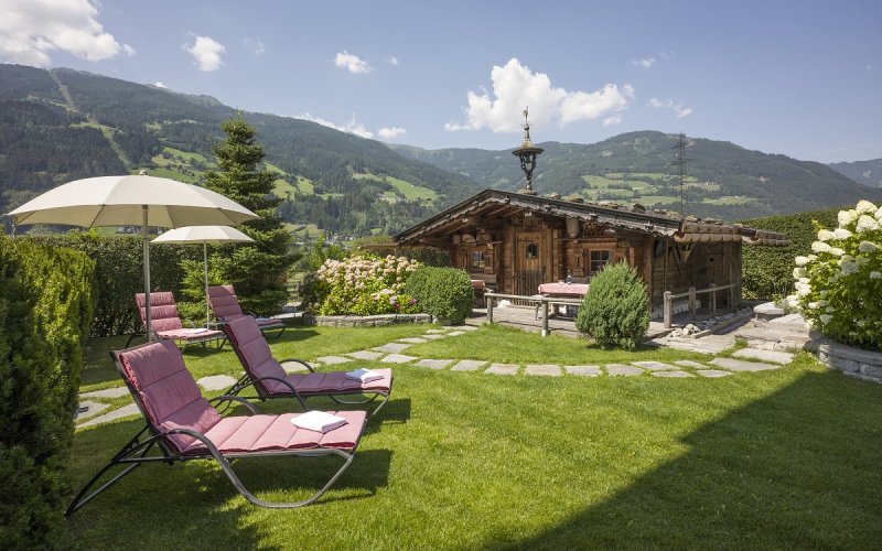 Stumm Hotel Riedl das Genießerschlöss Terass aussen