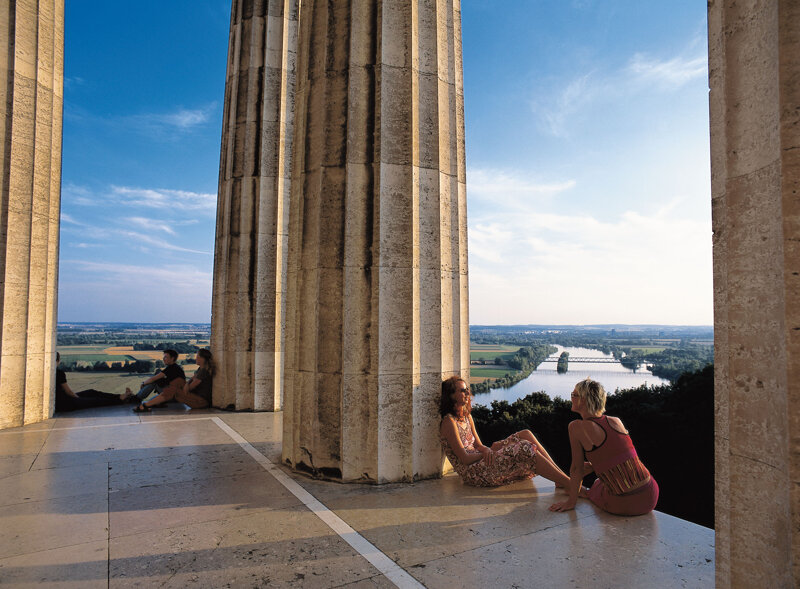 Walhalla Außenansicht bei Regensburg – Griechischer Tempel über dem Donautal
