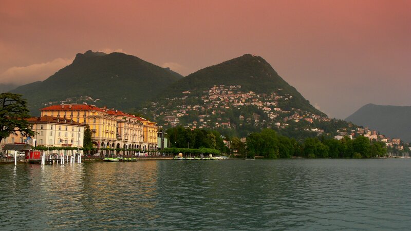 Lugano zur Abenddämmerung