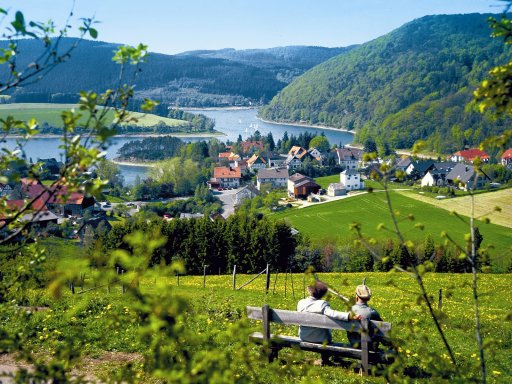 Wellness, Wasser, Berge: Traumhotel am Diemelsee