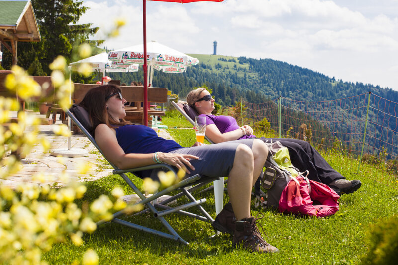 Wanderpause an der Todtnauer Hütte Feldberg ©Hochschwarzwald Tourismus GmbH